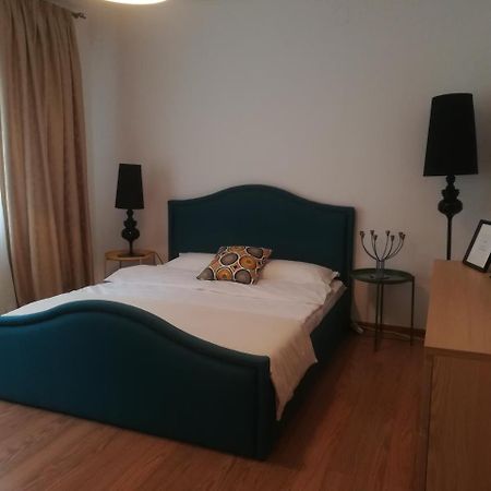 Smart Rooms Bucarest Esterno foto